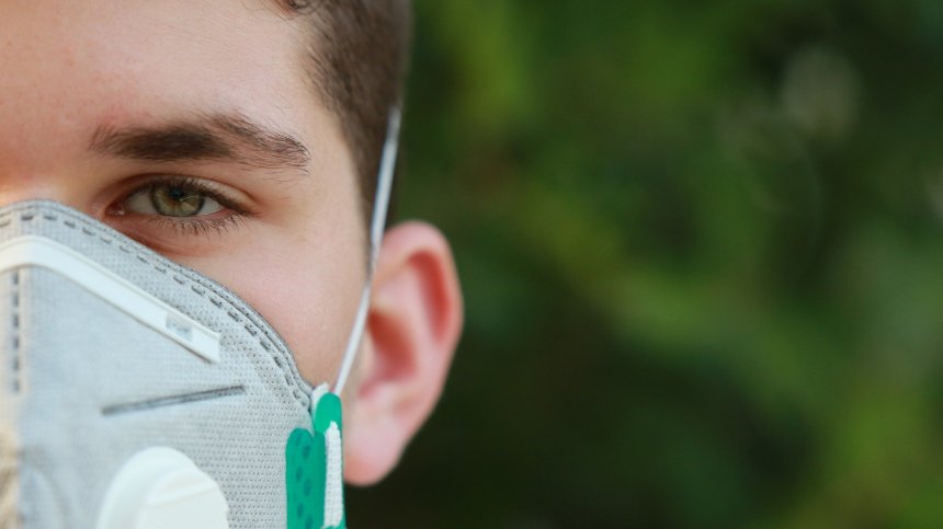 Първи случай на заразен ученик от Ковид-19 във Втора английска в София