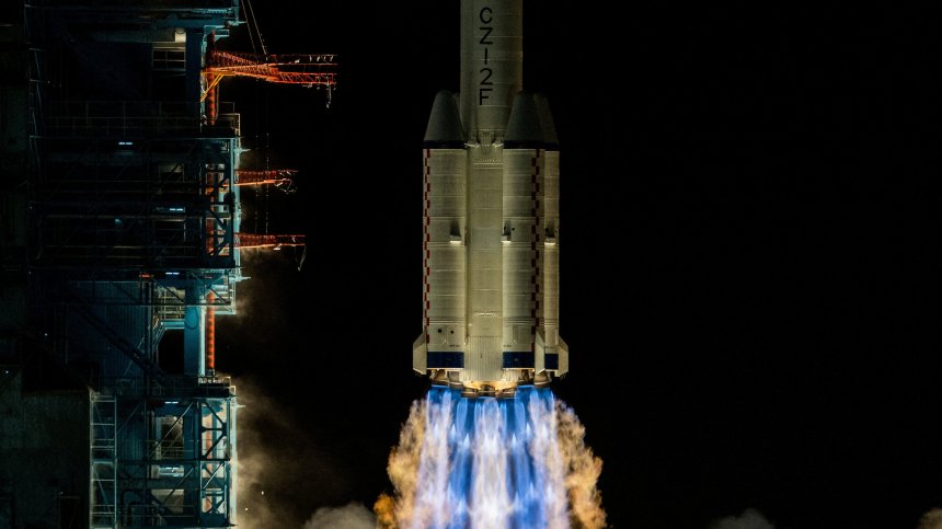 Удар отложи завръщането на "Шънджоу-20" за неопределено време