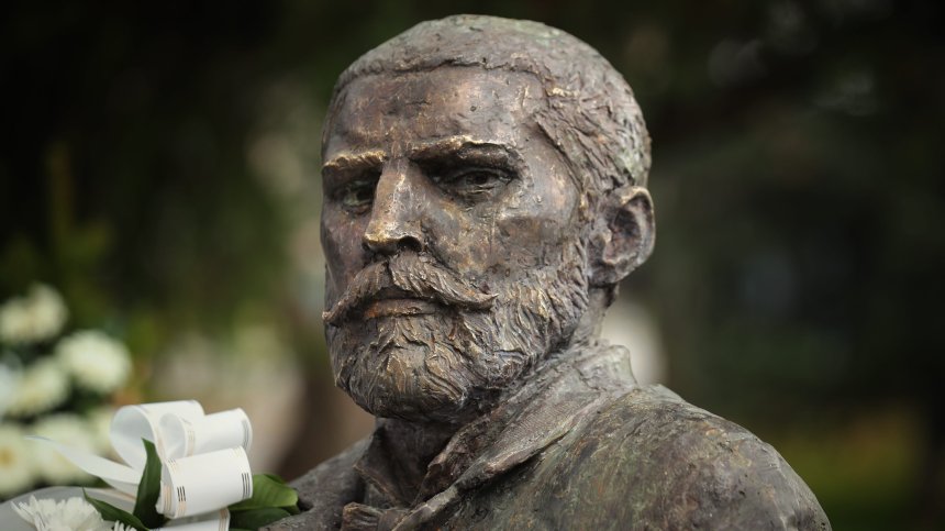 В София откриха паметник на Захари Стоянов (СНИМКИ)