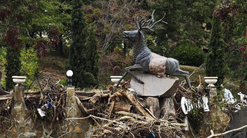 Причините за разрушенията по морето - презастрояване и бетониране на корита?