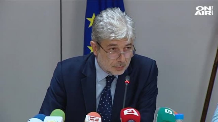 Няма да се събарят законни сгради в зона Калиакра, увери екоминистърът