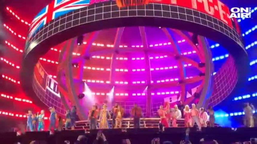Spice girls със зрелищен концерт на "Уембли" в Лондон