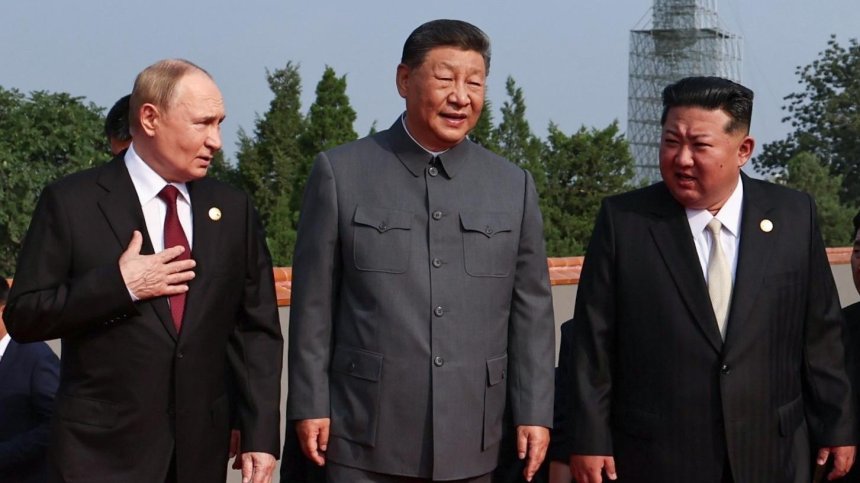 Путин? Не. Ким Чен Ун е големият печеливш от военния парад в Китай