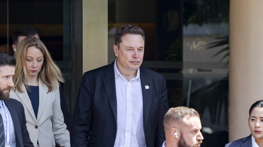 Позволиха на Neuralink на Мъск да постави мозъчен чип във втори човек