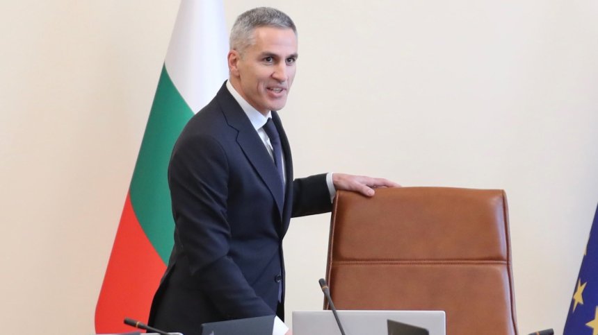 Гюров: Сплашват шефа на МВР Дечев, но служебното правителство няма да се огъне