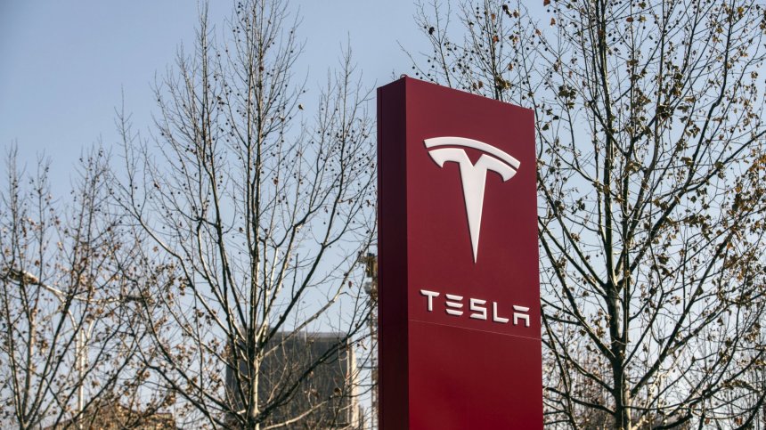 "За" или "против" плащане с биткойн за Tesla
