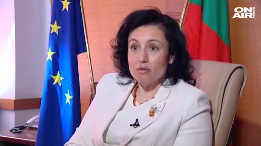 Танева: Имахме безплодна поне двуседмична комуникация с търговски вериги