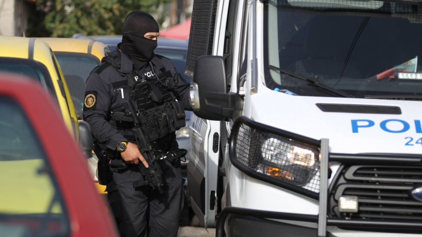 Задържаха петима за проституция и сводничество в "Люлин" и "Студентски град"