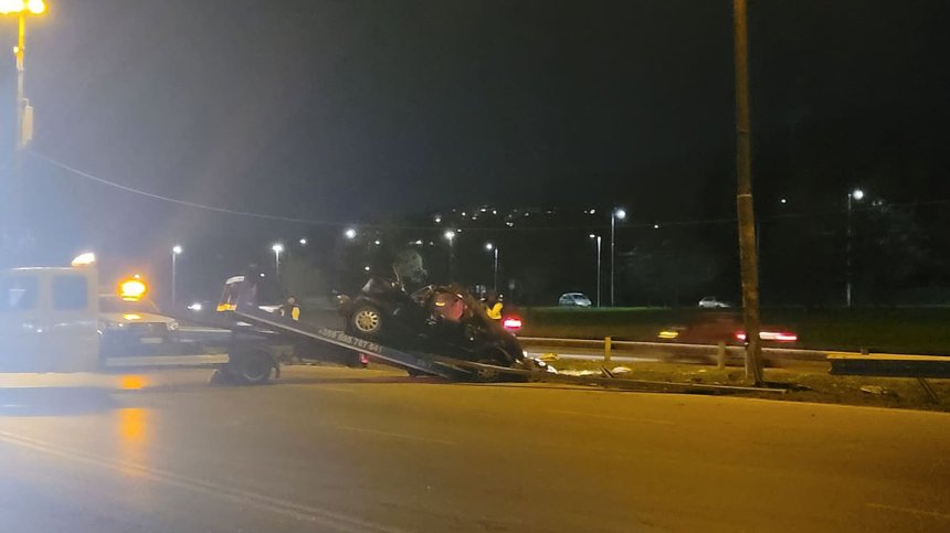 Тежка катастрофа на Околовръстното в София, кола се заби в мантинелата
