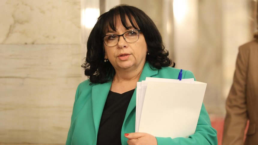Теменужка Петкова: Асен Василев по-добре да замълчи