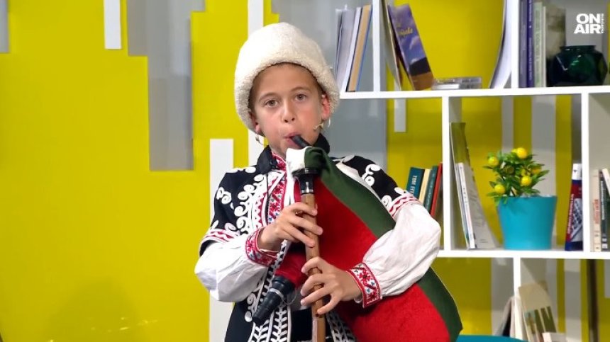 Едва на 9 години, а вече е изкусен музикант - запознайте се със Стефчо Иванов