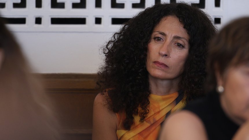 Прокуратурата иска лечение за жената, заплашвала Дара Екимова и Саня Армутлиева