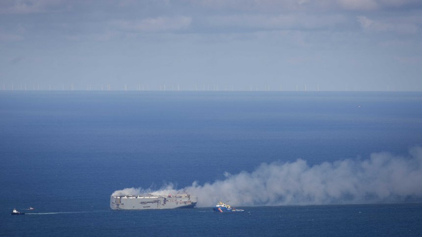 Кораб с товар от Турция е ударен от дронове в Черно море