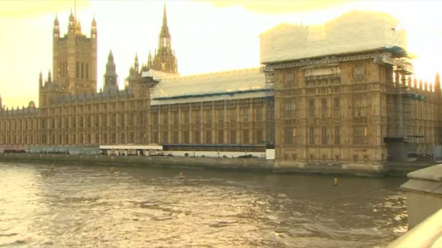 Хаосът в Лондон е пълен: Мей без подкрепа за Brexit. Ще подаде ли оставка?