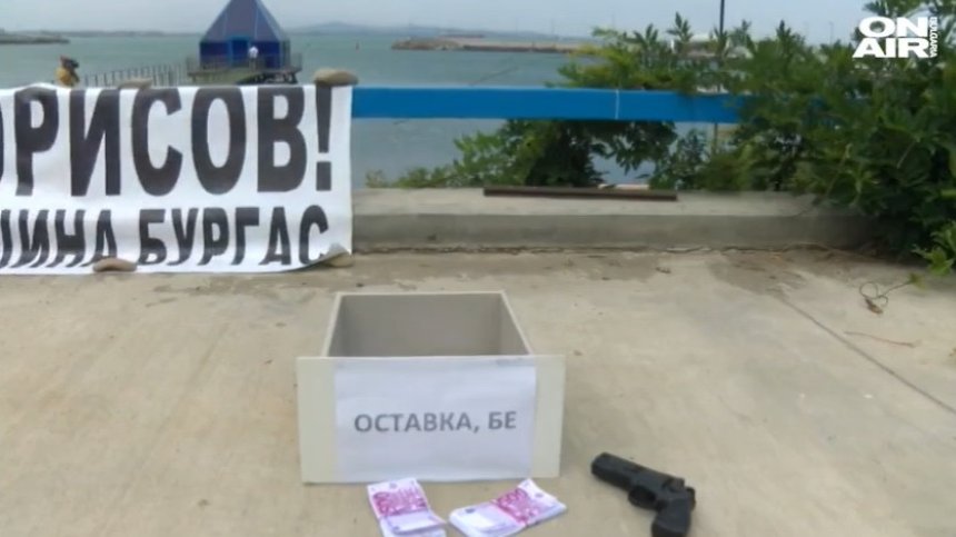 Доган изненада протестиращите край сарая