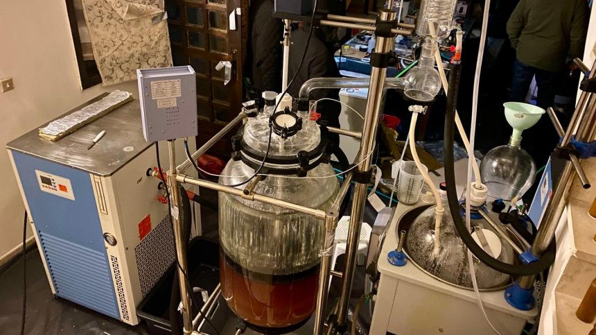 В Бургас разбиха свръхмодерна нарколаборатория (ВИДЕО+СНИМКИ)