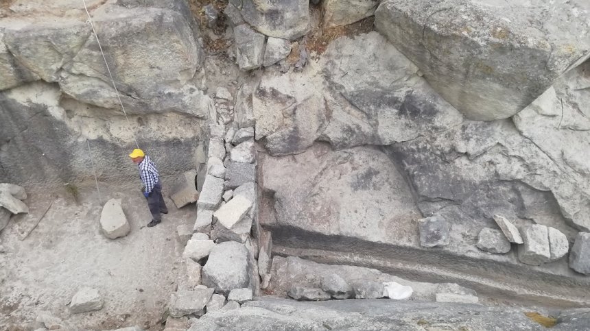 Археолози разкриха напълно най-големия римски храм на водата на Перперикон