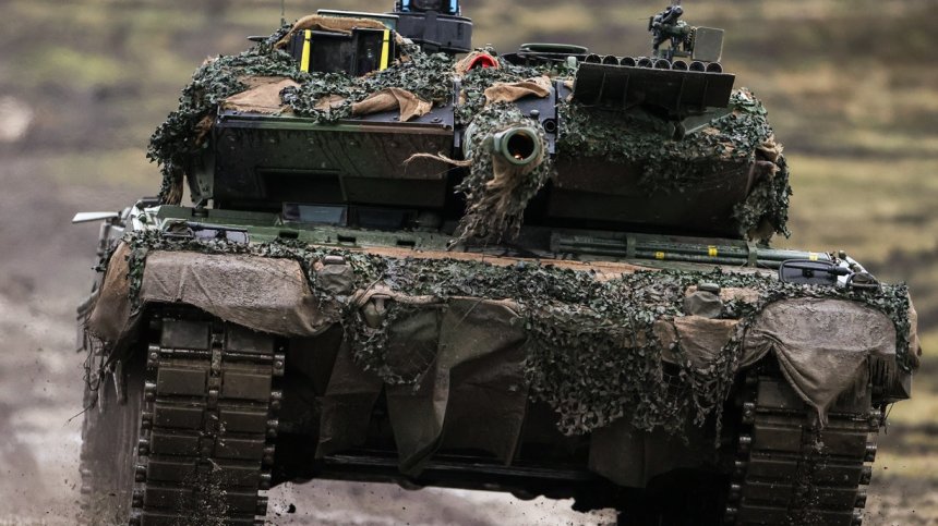 88 танка потеглят от Германия към Украйна, липсват боеприпаси за тях 