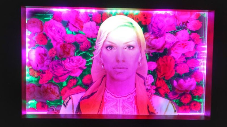 Авторът на скандалната изложба "Другите българки": Съществува проблем с транс хората у нас