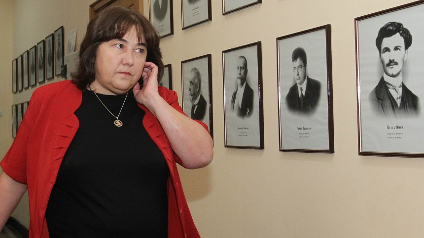 Вдигането на данъците е неизбежно, има риск от свръхдефицит и отдалечаване от еврозоната