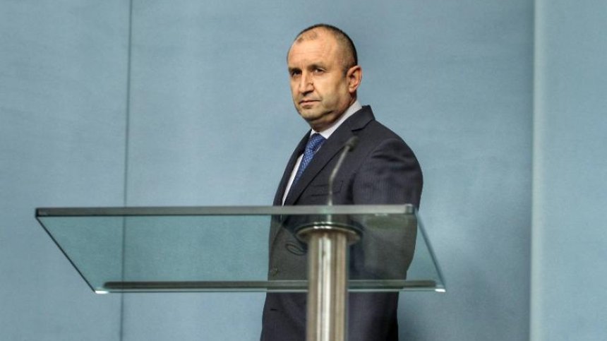 Радев: България устоява на безпрецедентен миграционен натиск