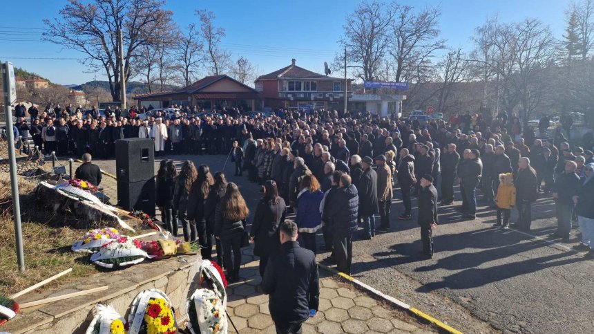 ДПС и "Продължаваме промяната" затоплят отношенията си? Осъдиха възродителния процес