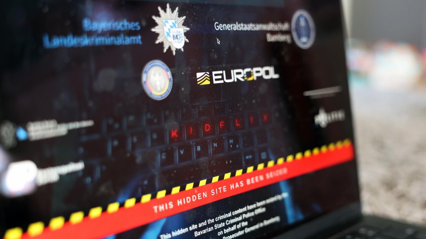 Европол прекъсна голяма мрежа за онлайн изнудване