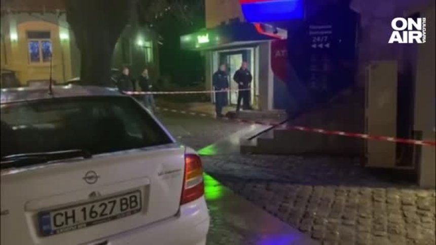 Задържаха мъж в Сливен, опитал да обере банков клон в центъра на града