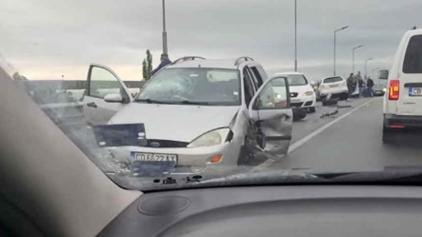 Тежка верижна катастрофа в София (+ВИДЕО)
