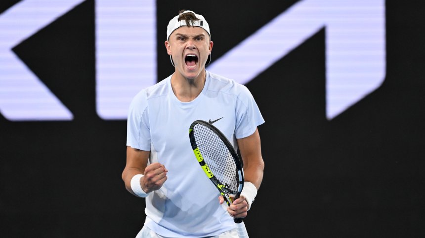 Холгер Руне ще играе с Яник Синер след драматична победа над Миомир Кецманович