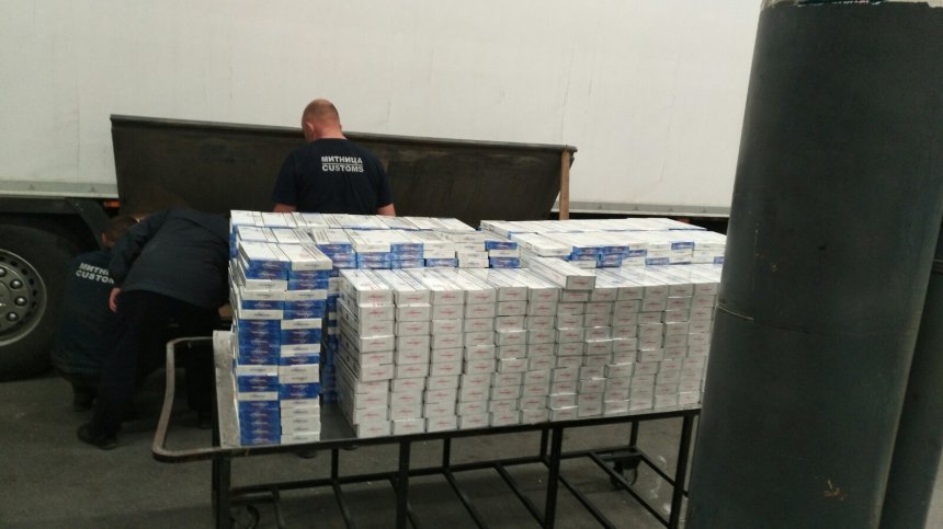 В Румъния хванаха българин, опитал да пренесе 3230 кутии контрабандни цигари