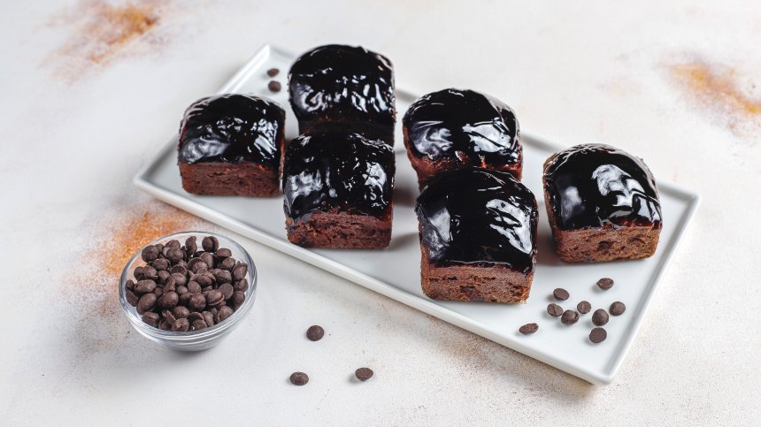 Рецепта от тефтера на баба: Шоколадов сладкиш с какаова заливка