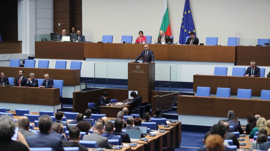 Ще се намалят ли кешовите плащания от 10 хил. на 5 хил. лв.?