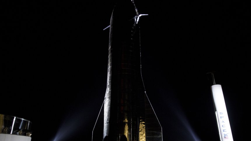Прототип на космически кораб на SpaceX се взриви при кацане