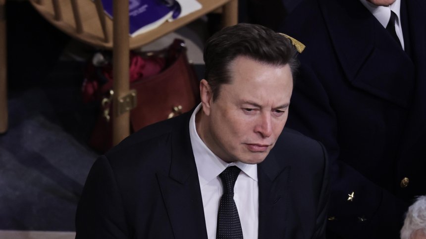 Илън Мъск шокира за ЧНГ като смени името си