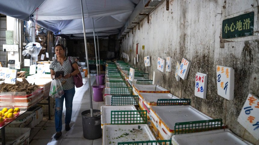 Животът замира: 17-милионен китайски град се готви за тайфун