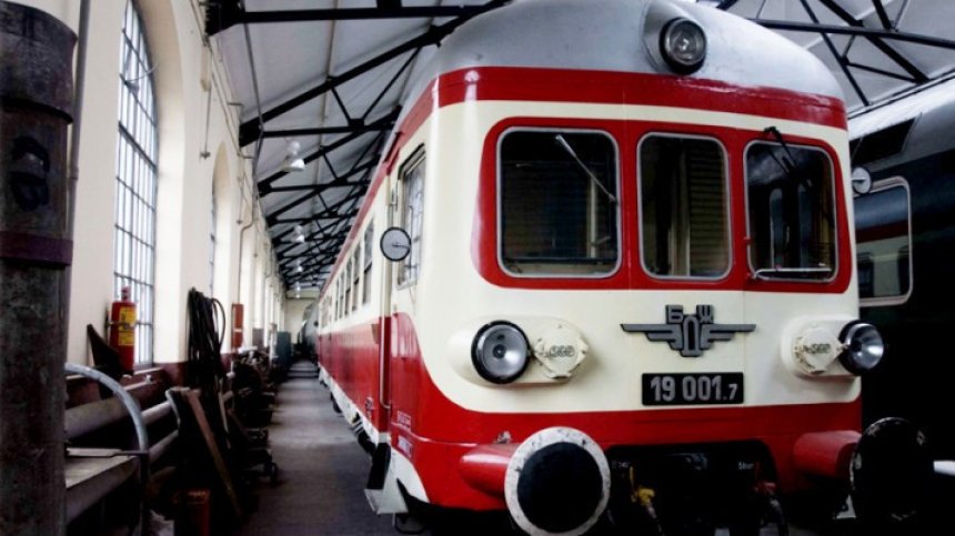 Ретро мотриса ще пътува между София и Банкя през август