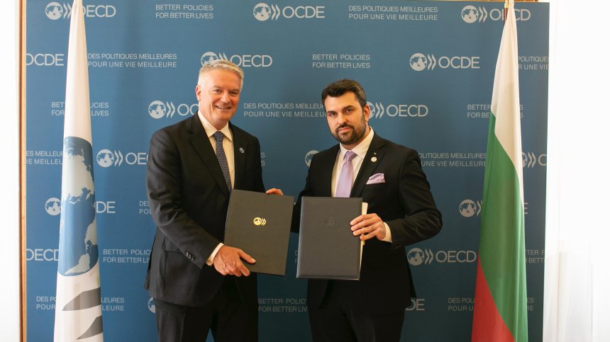 Георг Георгиев обсъди иновациите на среща на Съвета на ОИСР