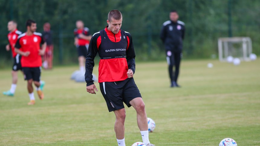 ЦСКА 1948 победи носителя на купата на Румъния с 3:1