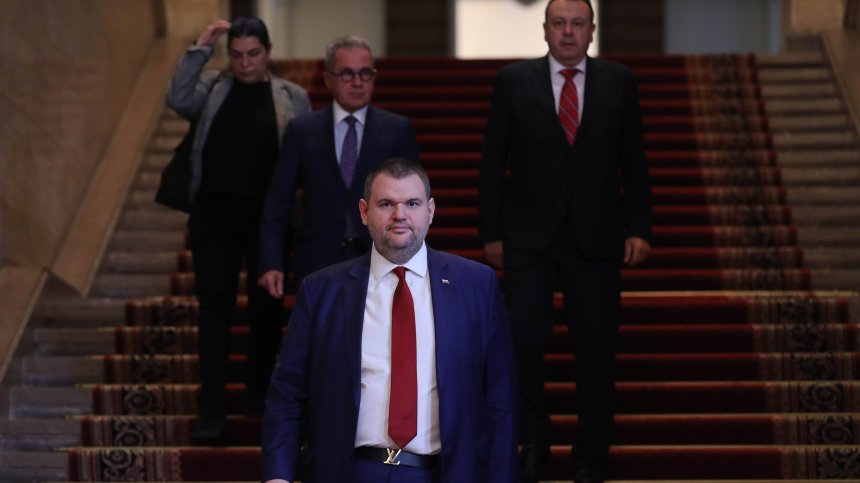 В ДПС заговориха за етническия мир, партията е разделена на две