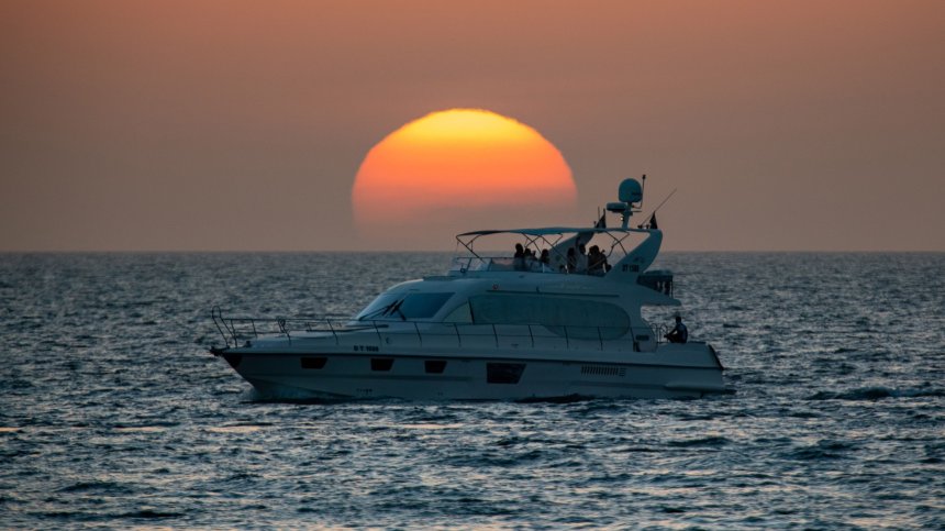 Атомна яхта ще предлага еко пътешествия с учени на борда