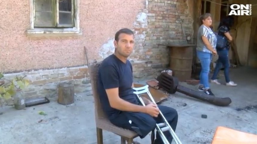 Зов за помощ: Семейство се нуждае от средства, след като домът им изгоря
