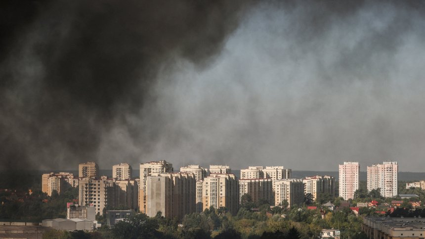 27 души загинаха при руска атака с дронове край Киев