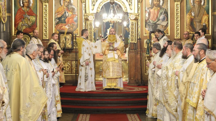 Патриарх Даниил отслужи литургия за Неделя Сиропустна