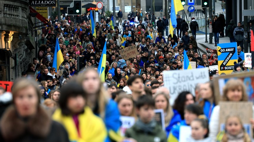 Г-7 обеща безрезервна подкрепа на Украйна и се закани Русия да си плати