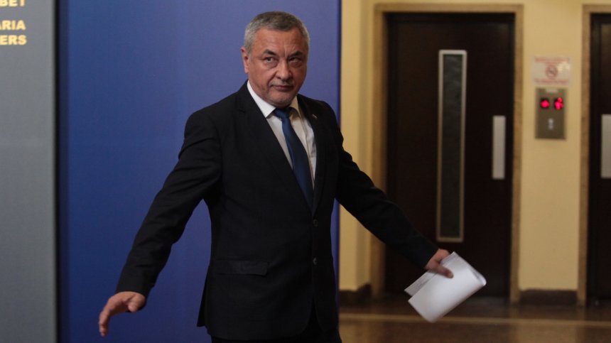 Симеонов: Правителството ще изкара мандата си, Борисов остава