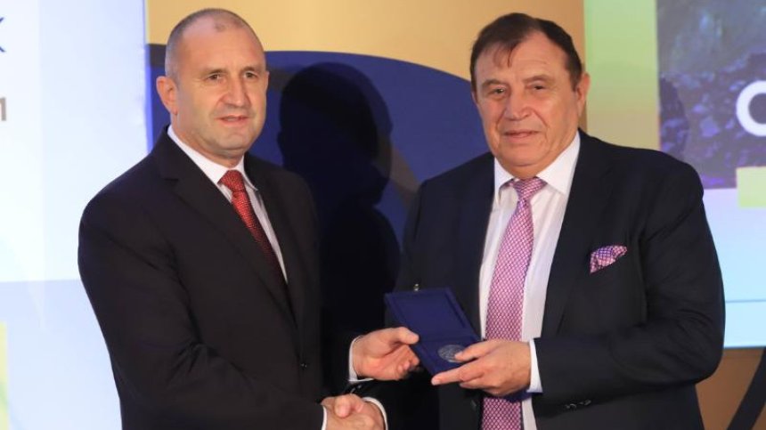 Радев към миньорите: Вие сте еталон на сила, характер и сплотеност