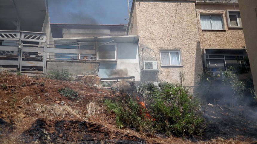 "Хизбула" атакува Северен Израел с десетки ракети