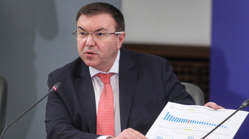 Министър Ангелов: Мерките дават резултат, умело ръководим пандемията