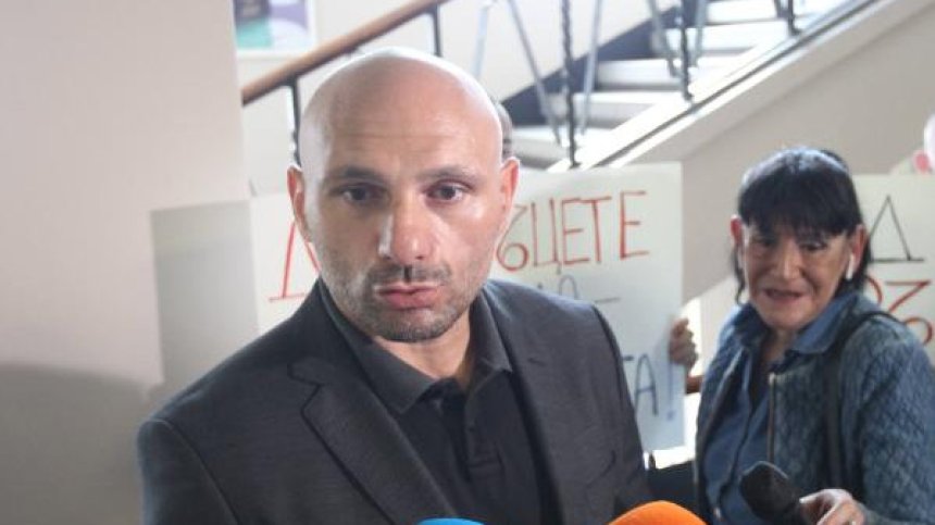 Разпитаха Стъки в Първо РПУ. Той: Няма нахлуване в спортното министерство, имаме офис там 